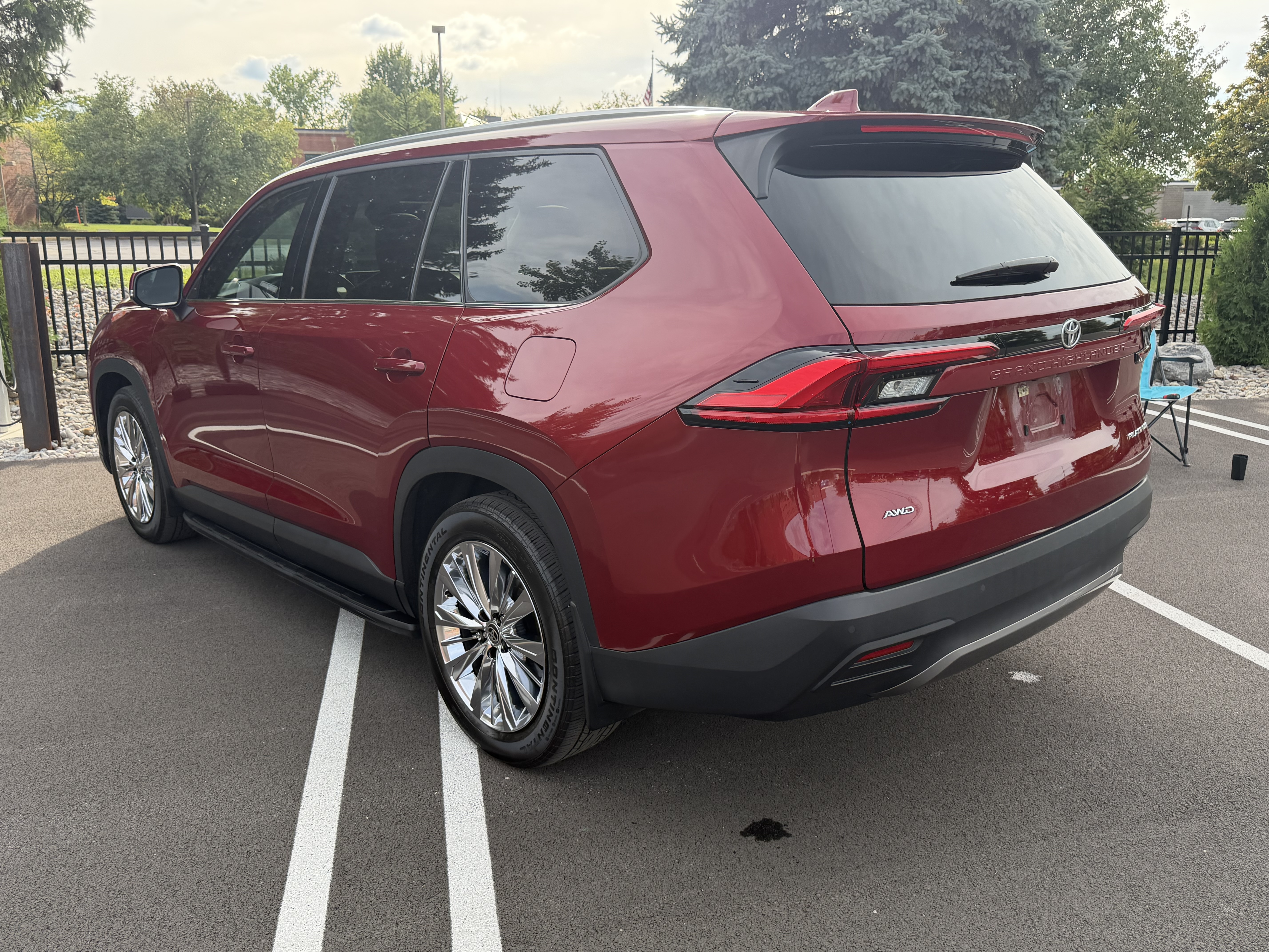 Used 2024 Toyota Grand Highlander AWD image 2