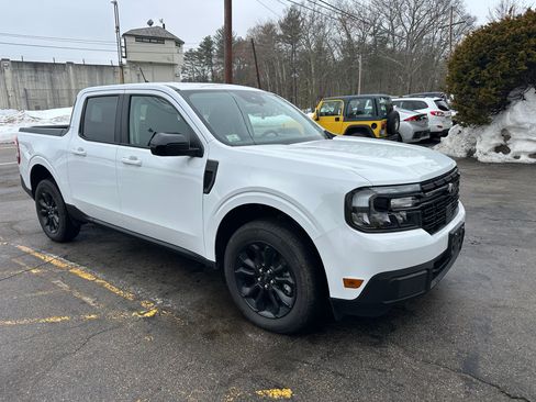 Used 2024 Ford Maverick Lariat w/ Black Appearance Package image 4