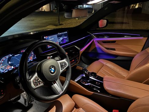 Used 2021 BMW M550i xDrive w/ Executive Package image 26