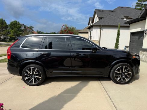 Used 2020 Volvo XC90 T6 Momentum w/ Protection Package AWD/4WD image 5