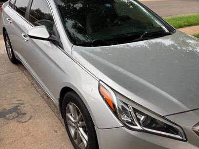 Used 2015 Hyundai Sonata SE w/ Option Group 09