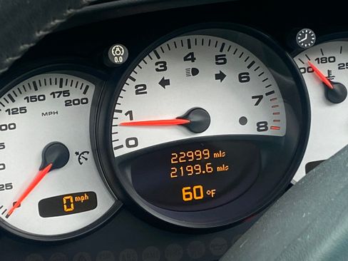 Used 2004 Porsche 911 Carrera 4S image 10