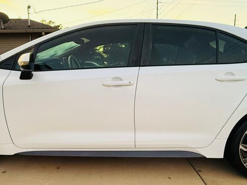 Used 2021 Toyota Corolla SE image 4