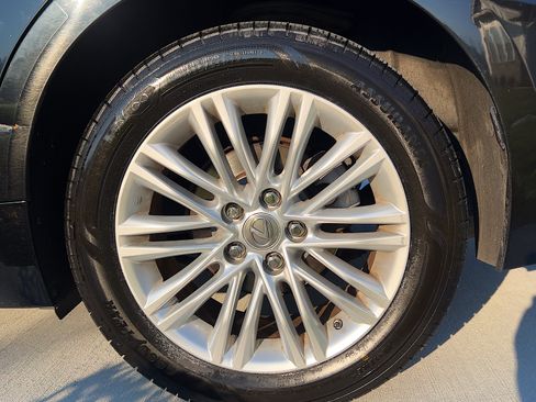 Used 2013 Lexus ES 350 w/ Premium Pkg FWD image 14