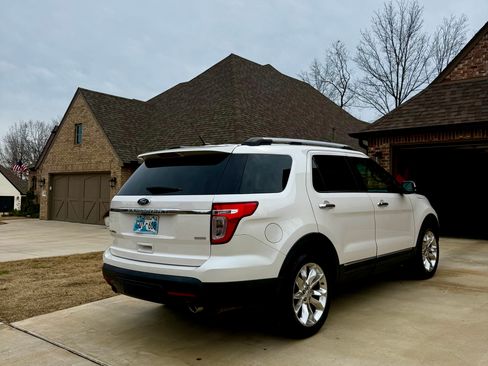 Used 2015 Ford Explorer Limited w/ Equipment Group 302A image 5