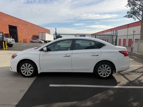 Used 2018 Nissan Sentra S image 2