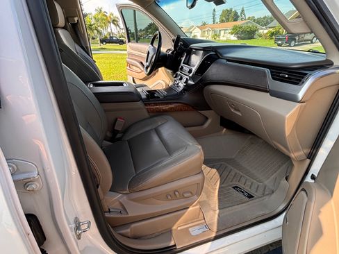 Used 2019 Chevrolet Suburban Premier AWD/4WD image 11