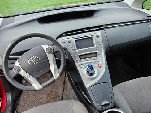 Used 2012 Toyota Prius Four image 2