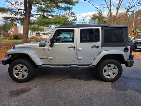 Used 2011 Jeep Wrangler Unlimited Sahara w/ Dual Top Group image 4