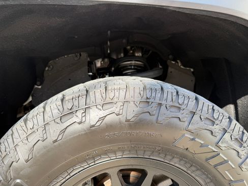 Used 2024 Toyota Tacoma TRD Off-Road image 6