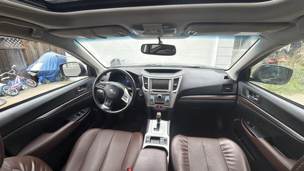 Used 2013 Subaru Outback 3.6R Limited AWD/4WD image 4