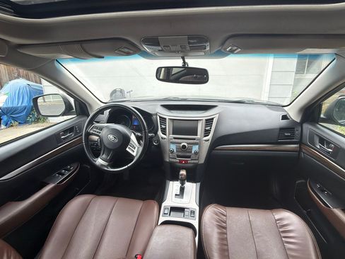 Used 2013 Subaru Outback 3.6R Limited AWD/4WD image 4
