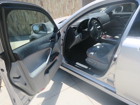 Used 2007 Lexus IS 250 image 8