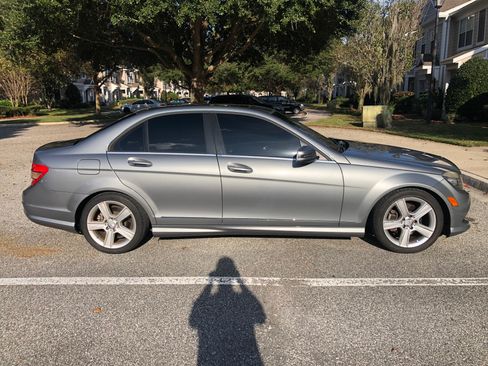 Used 2011 Mercedes-Benz C 300 Sedan image 2