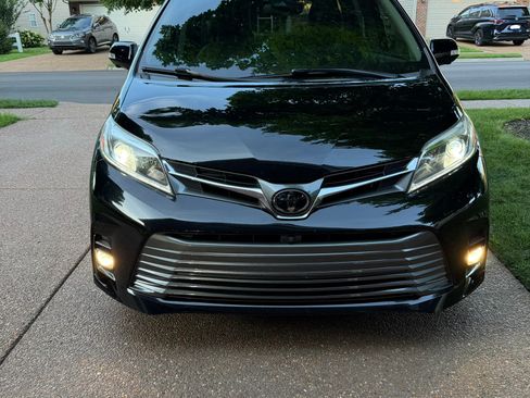 Used 2020 Toyota Sienna Limited Premium AWD/4WD image 27