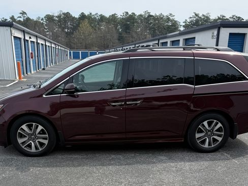 Used 2015 Honda Odyssey Touring Elite image 2