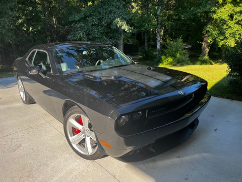 Used 2009 Dodge Challenger SRT8 w/ SRT Option Group II RWD image 1