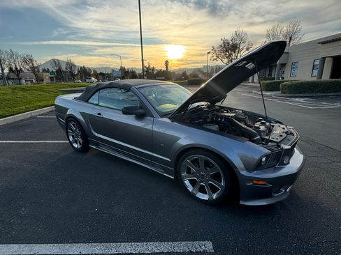 Used 2006 Ford Mustang GT image 2