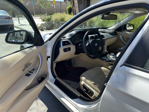 Used 2015 BMW 320i Sedan image 10