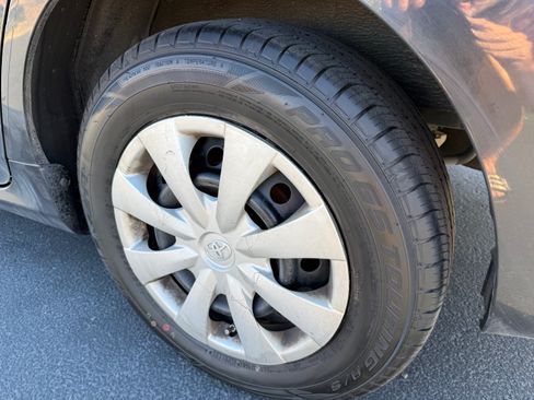 Used 2013 Toyota Corolla L image 16