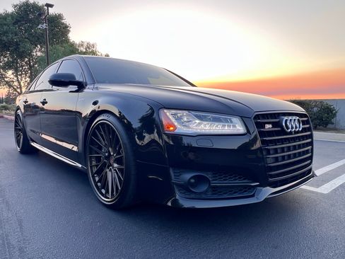 Used 2017 Audi S8 Plus w/ Dynamic Package AWD/4WD image 9