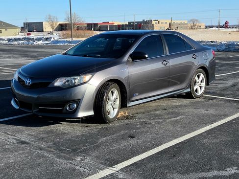 Used 2014 Toyota Camry SE w/ Moonroof Package image 1
