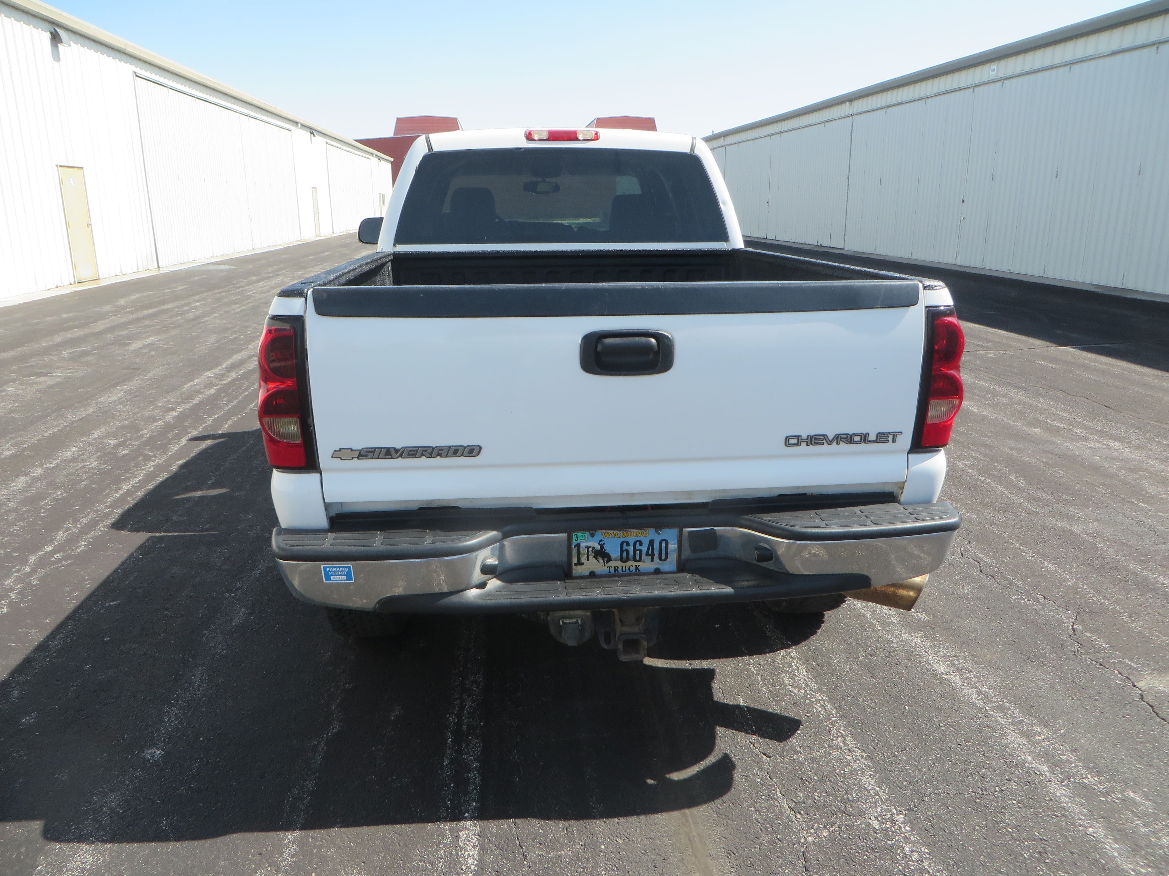 Used 2005 Chevrolet Silverado 2500 LT w/ Heavy-Duty Power Package AWD/4WD image 11