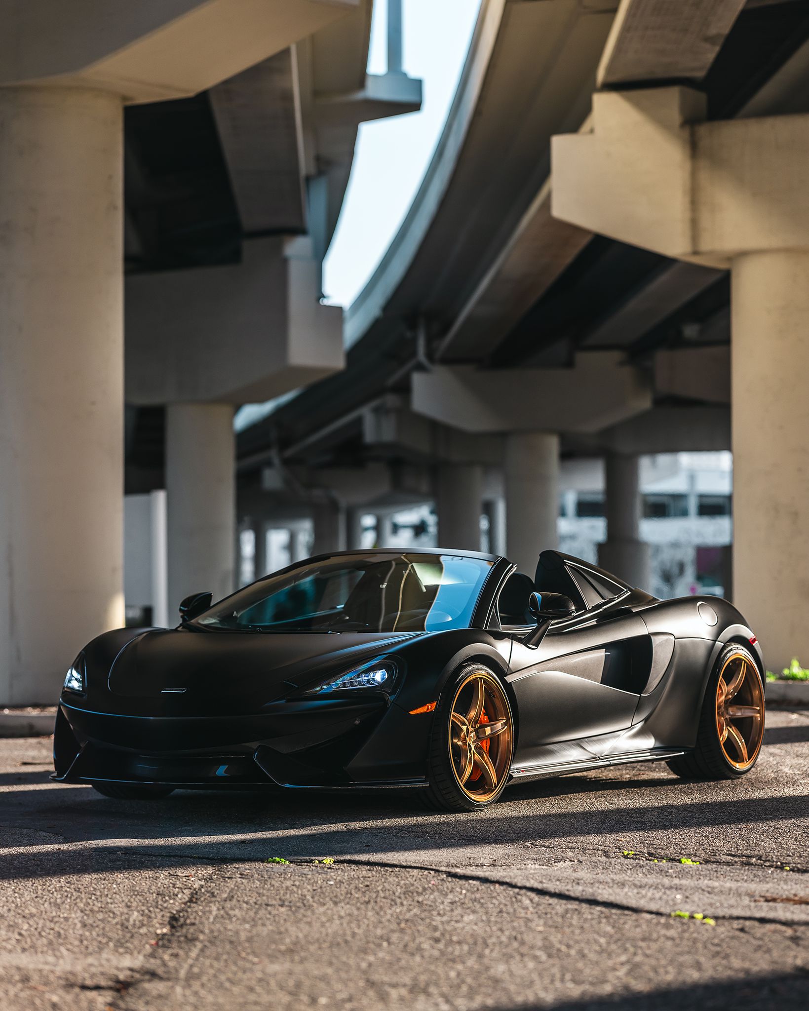 Used 2019 McLaren 570S Spider RWD image 4