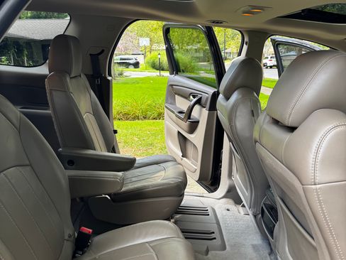 Used 2013 GMC Acadia Denali AWD/4WD image 17