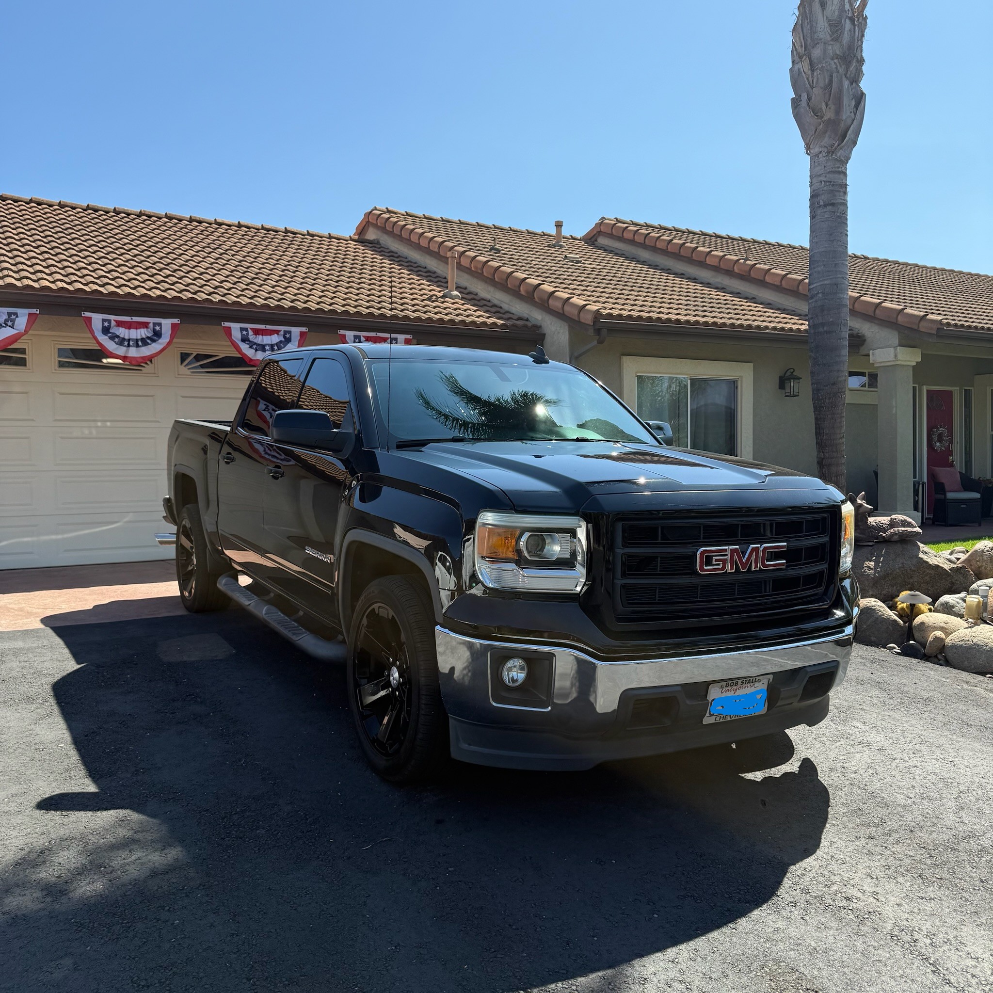 Used 2015 GMC Sierra 1500 SLE w/ SLE Value Package RWD image 2