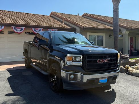 Used 2015 GMC Sierra 1500 SLE w/ SLE Value Package RWD image 2