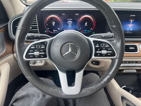 Used 2020 Mercedes-Benz GLS 450 4MATIC image 9