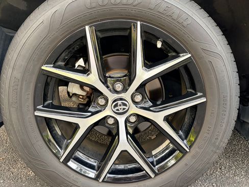Used 2016 Toyota RAV4 SE FWD image 13