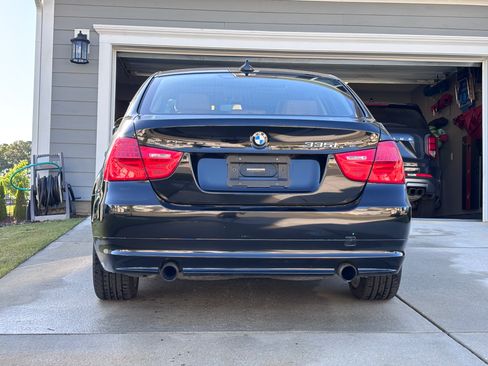 Used 2011 BMW 335i xDrive Sedan AWD/4WD image 9