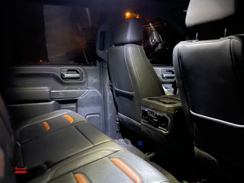 Used 2020 GMC Sierra 2500 AT4 w/ AT4 Premium Package image 5