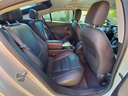 Used 2013 Chevrolet Volt Premium w/ Premium Trim Package image 17