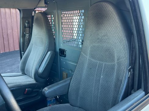 Used 2011 Chevrolet Express 1500 AWD w/ Power Package image 11