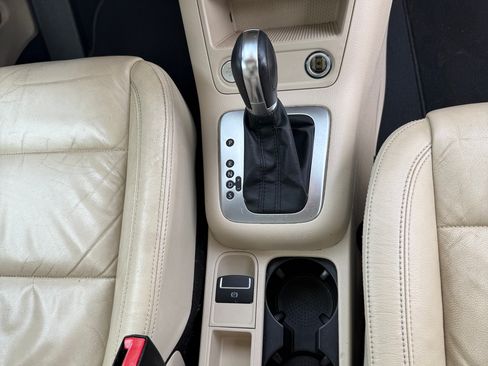 Used 2012 Volkswagen Tiguan SEL image 11