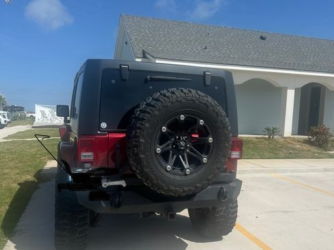 Used 2012 Jeep Wrangler Unlimited Sport AWD/4WD image 2
