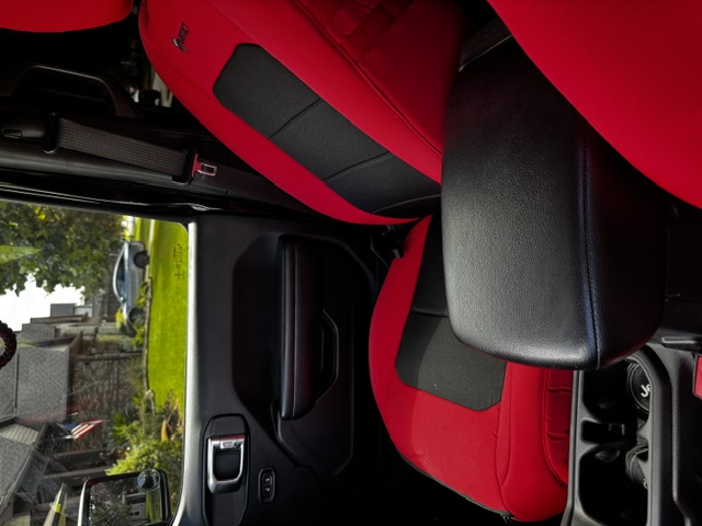 Used 2018 Jeep Wrangler Unlimited Rubicon AWD/4WD image 8
