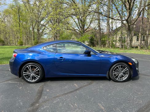 Used 2013 Scion FR-S image 9