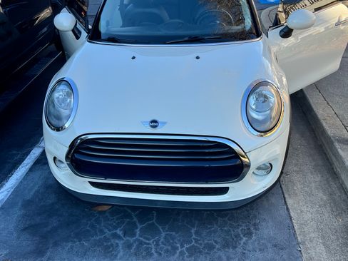 Used 2018 MINI Cooper 2-Door Hardtop image 4