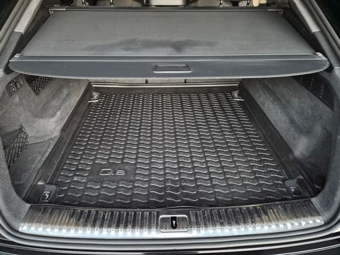 Used 2023 Audi SQ8 Prestige w/ Prestige Package image 14