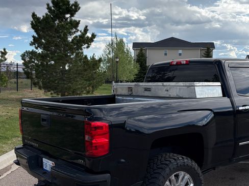 Used 2015 Chevrolet Silverado 2500 LTZ w/ LTZ Plus Package AWD/4WD image 5