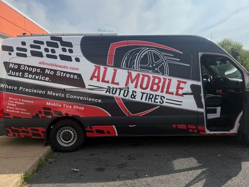 Used 2020 Mercedes-Benz Sprinter 2500 image 1