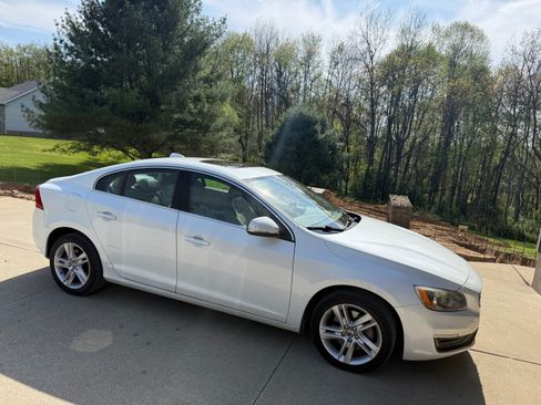 Used 2014 Volvo S60 T5 AWD/4WD image 1