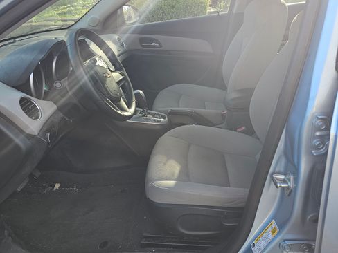Used 2012 Chevrolet Cruze LT image 8