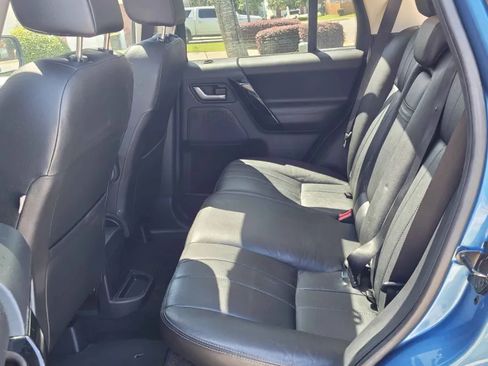 Used 2013 Land Rover LR2 HSE w/ Climate Comfort Pkg AWD/4WD image 8