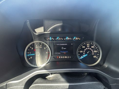 Used 2015 Ford F150 XLT w/ Equipment Group 301A Mid RWD image 26