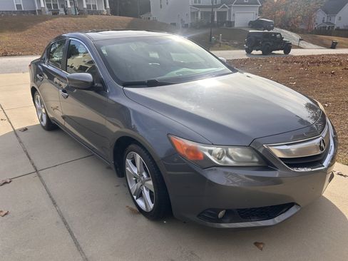 Used 2013 Acura ILX w/ Technology Package image 1
